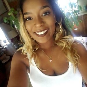 Meet your Posher, Toya